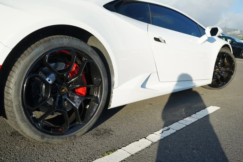 2019 Lamborghini Huracan - Image 7 of 20