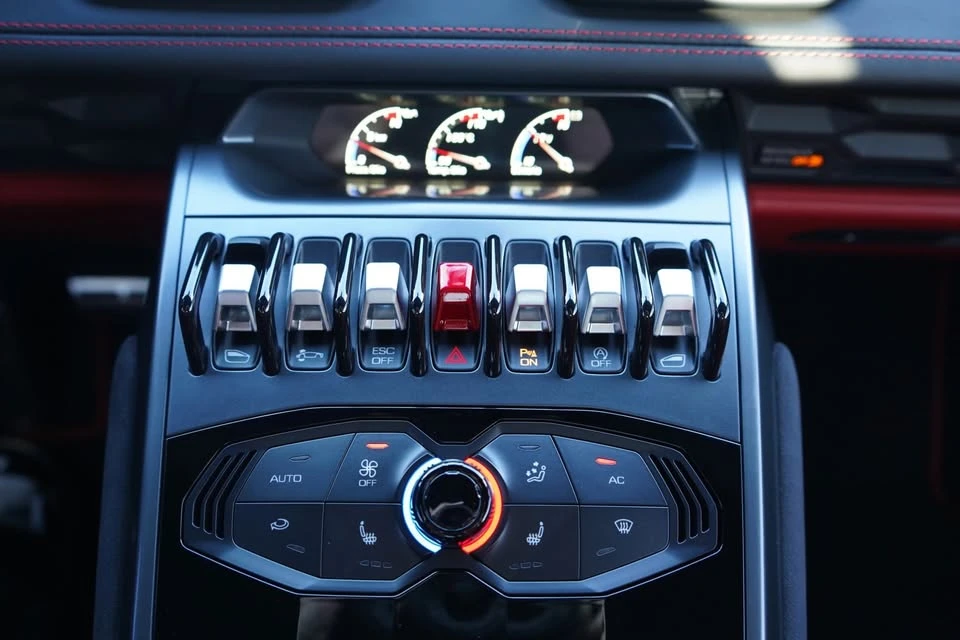 2019 Lamborghini Huracan - Image 10 of 20