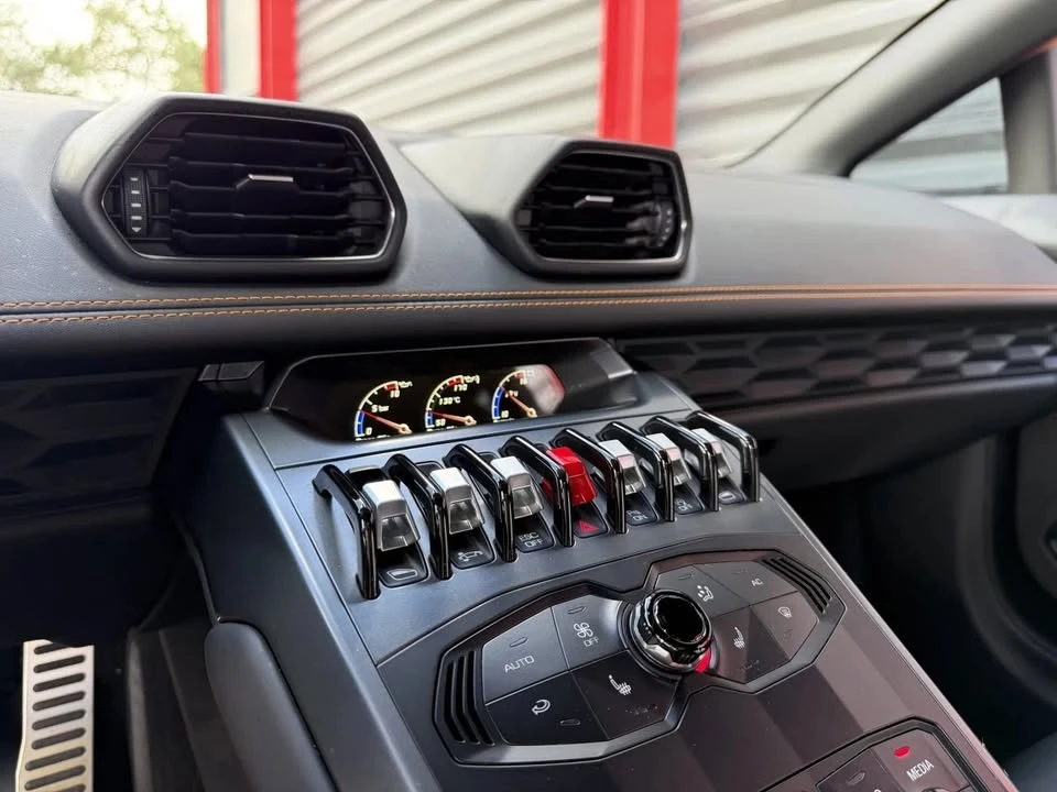 2019 Lamborghini Huracan - Image 12 of 20
