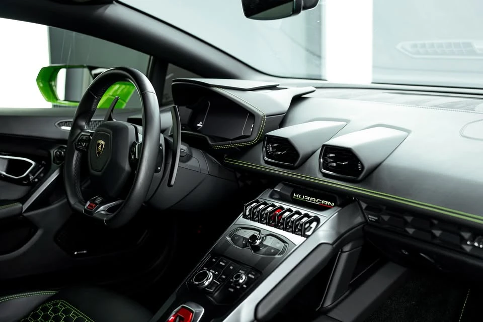 2019 Lamborghini Huracan - Image 15 of 18