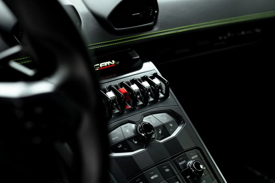 2019 Lamborghini Huracan - Image 12 of 18