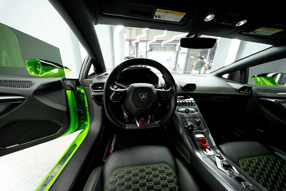 2019 Lamborghini Huracan - Image 18 of 18