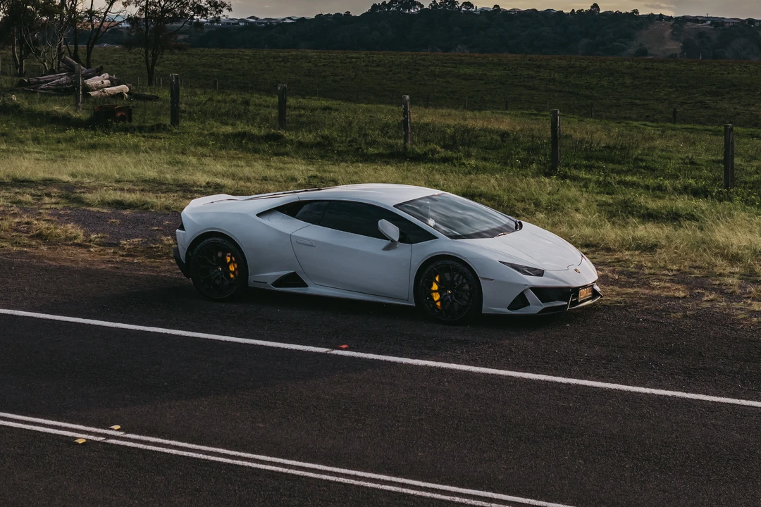 2019 Lamborghini Huracan LP640-4 EVO - Image 16 of 31