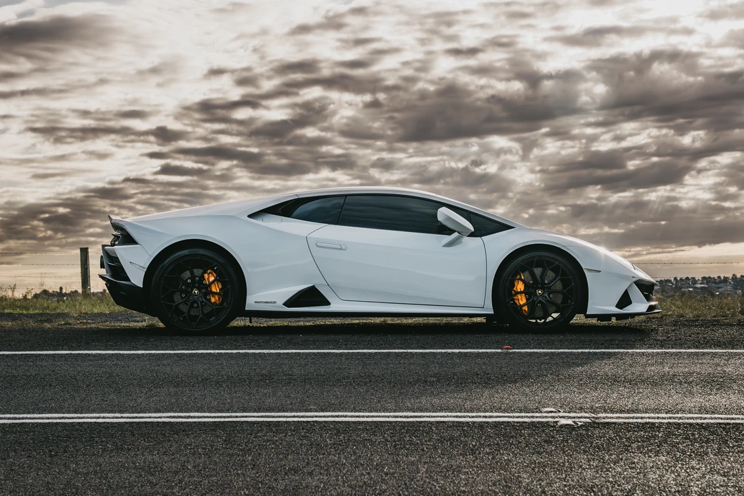 2019 Lamborghini Huracan LP640-4 EVO - Image 4 of 31