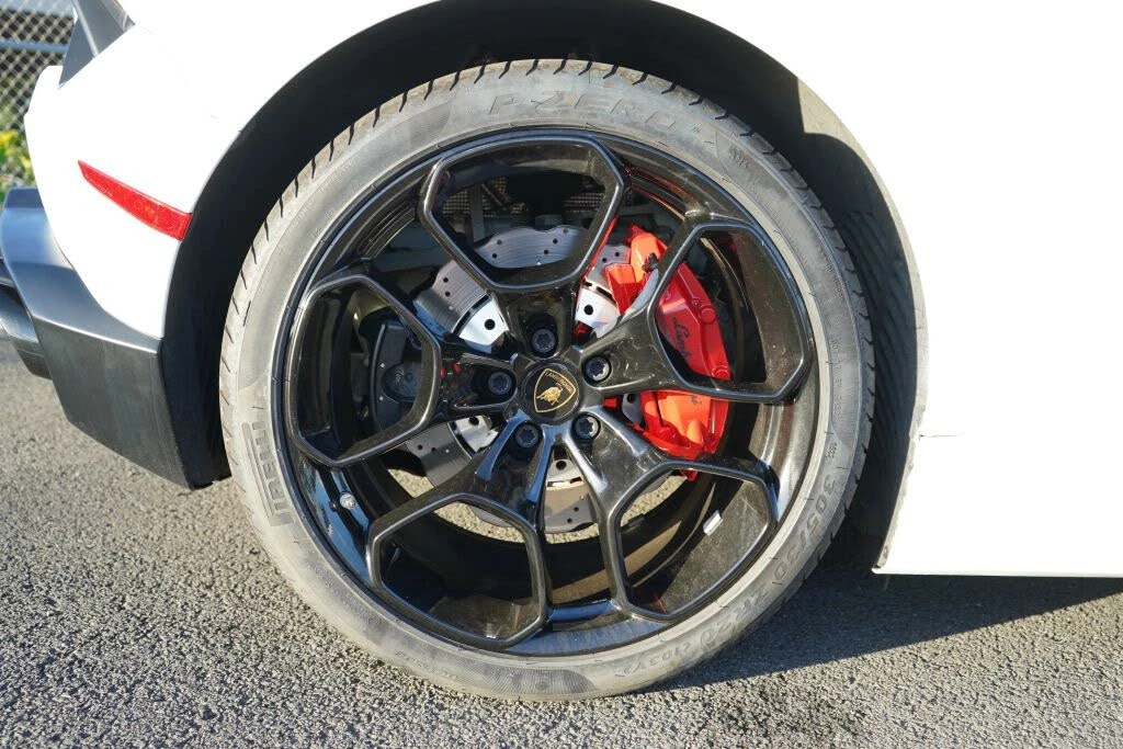 2019 Lamborghini Huracan LP580-2 - Image 8 of 31