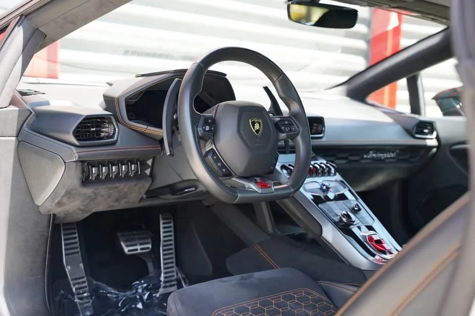 2019 Lamborghini Huracan LP580-2 - Image 7 of 10