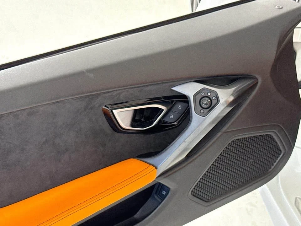 2019 Lamborghini Huracan LP580-2 - Image 4 of 18
