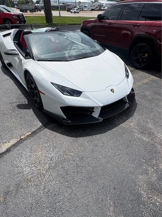 2019 Lamborghini Huracan LP580-2 - Image 2 of 6