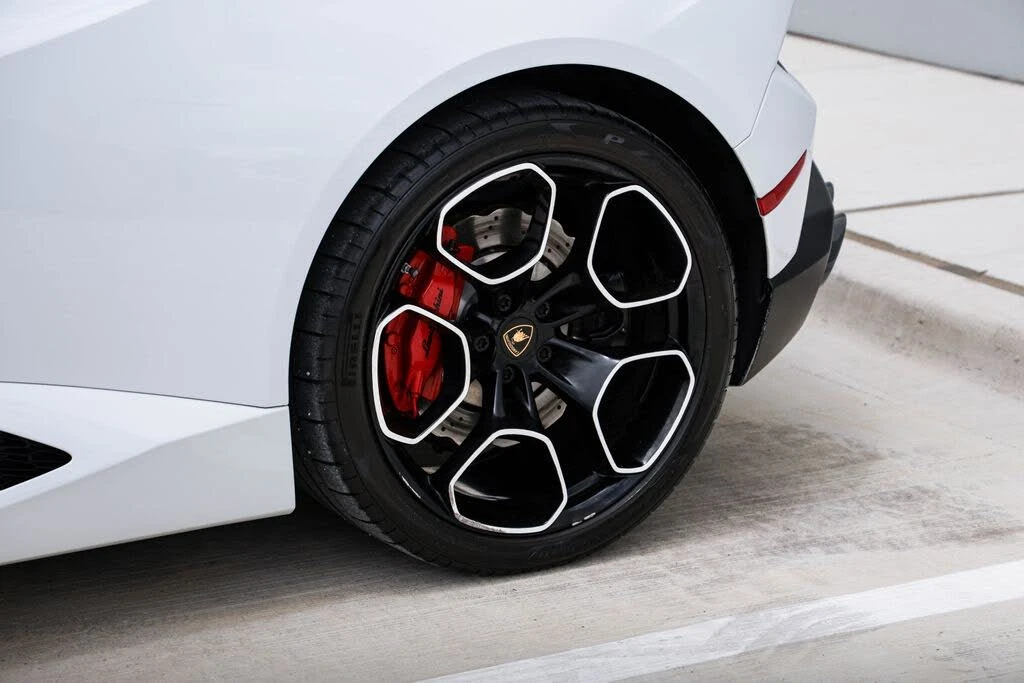 2019 Lamborghini Huracan LP580-2 - Image 7 of 31
