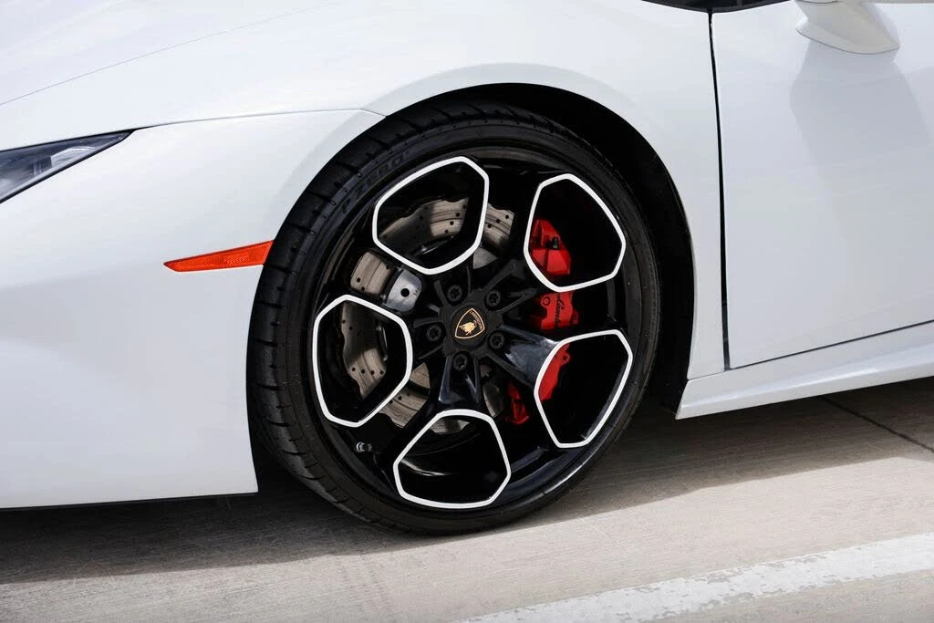2019 Lamborghini Huracan LP580-2 - Image 6 of 31