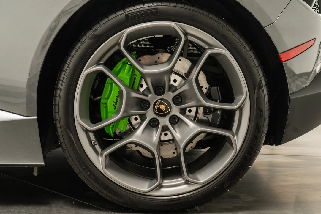 2019 Lamborghini Huracan LP580-2 - Image 11 of 12