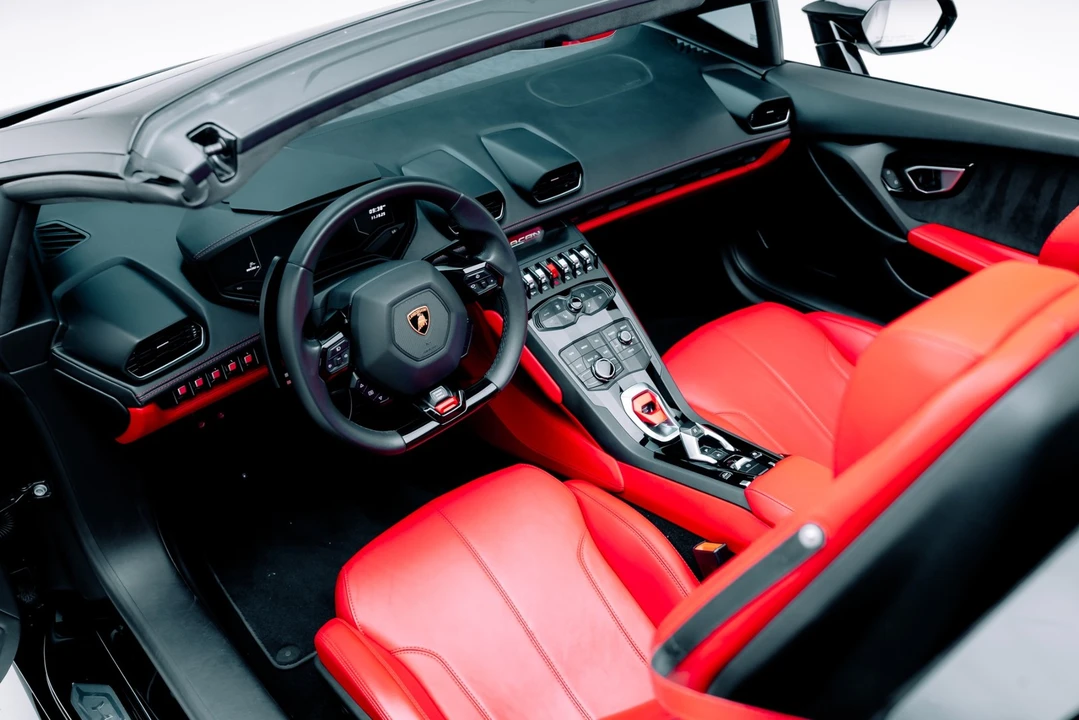 2019 Lamborghini Huracan LP580-2 - Image 2 of 21
