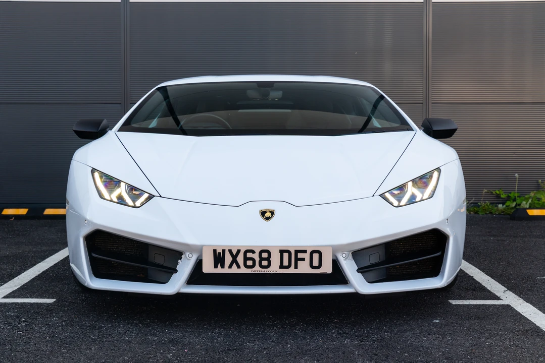 2019 Lamborghini Huracan LP580-2 - Image 2 of 31