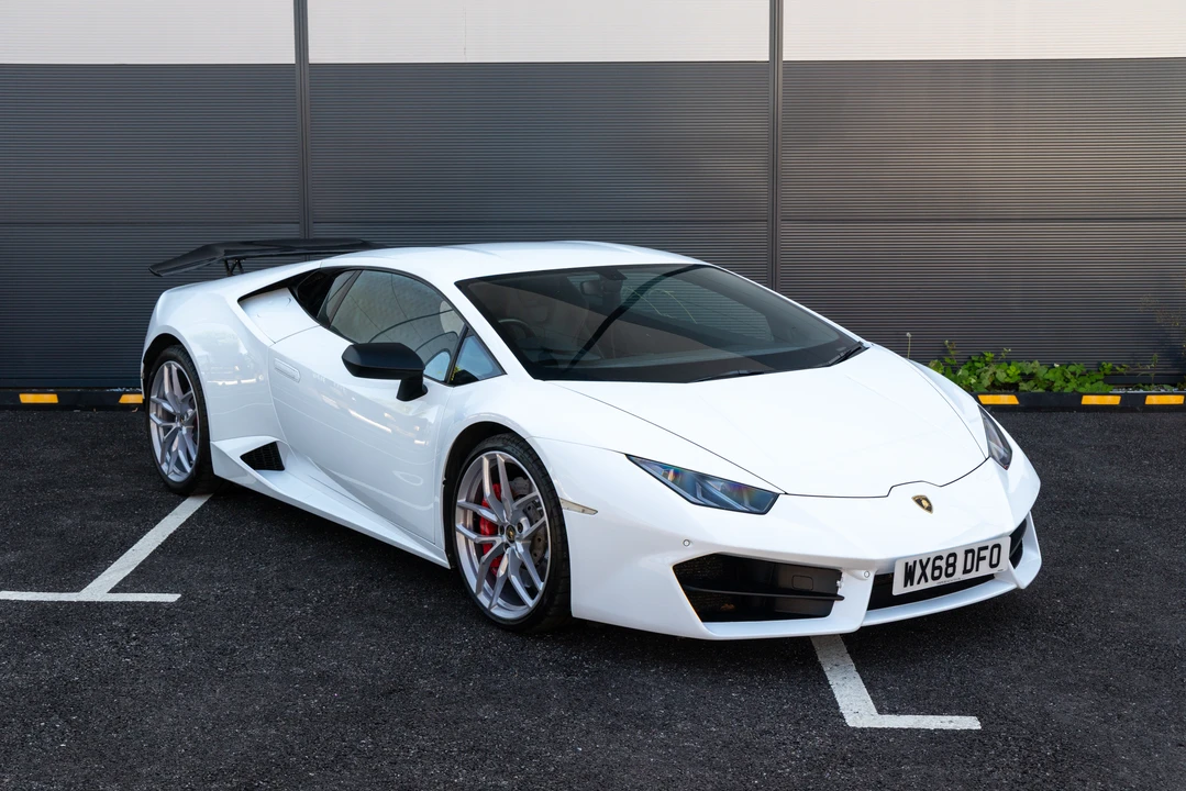 2019 Lamborghini Huracan LP580-2 - Image 3 of 31