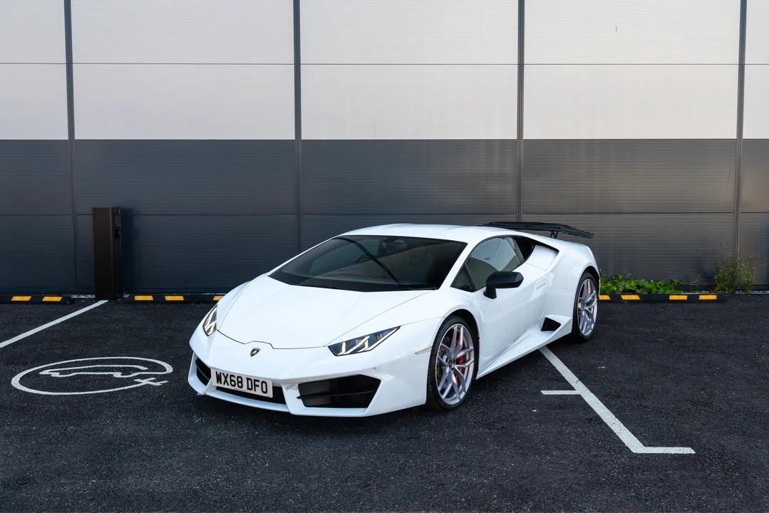 2019 Lamborghini Huracan LP580-2 - Image 9 of 31