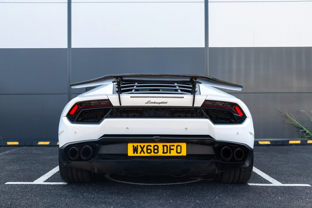 2019 Lamborghini Huracan LP580-2 - Image 6 of 31