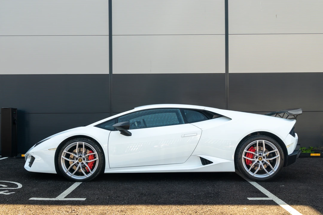 2019 Lamborghini Huracan LP580-2 - Image 8 of 31