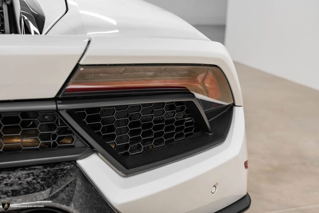 2019 Lamborghini Huracan LP640-4 Performante - Image 26 of 31