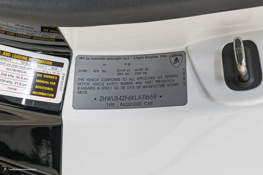 2019 Lamborghini Huracan LP640-4 Performante - Image 28 of 31