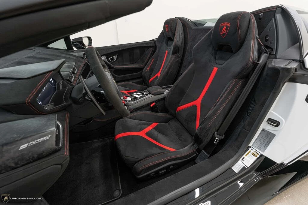 2019 Lamborghini Huracan LP640-4 Performante - Image 27 of 31