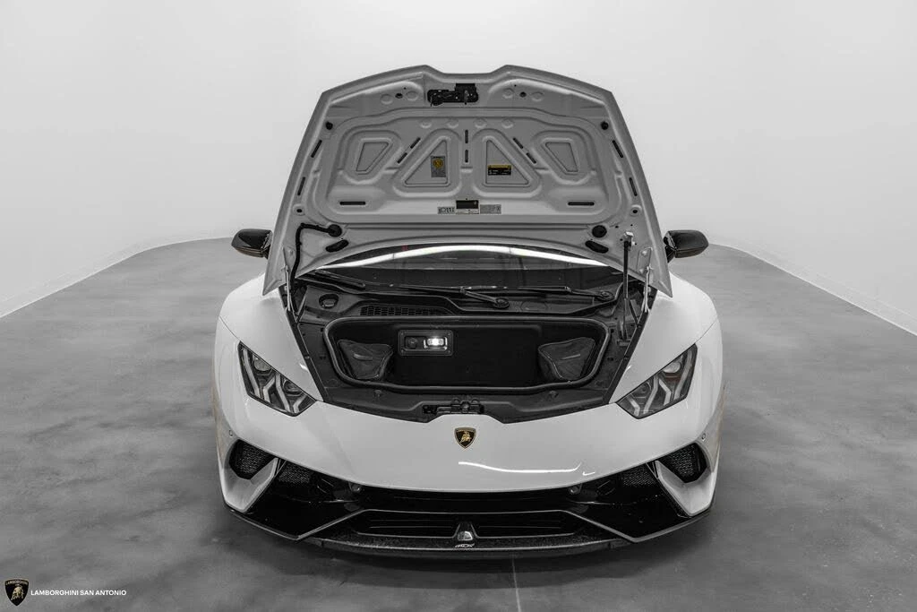 2019 Lamborghini Huracan LP640-4 Performante - Image 18 of 31