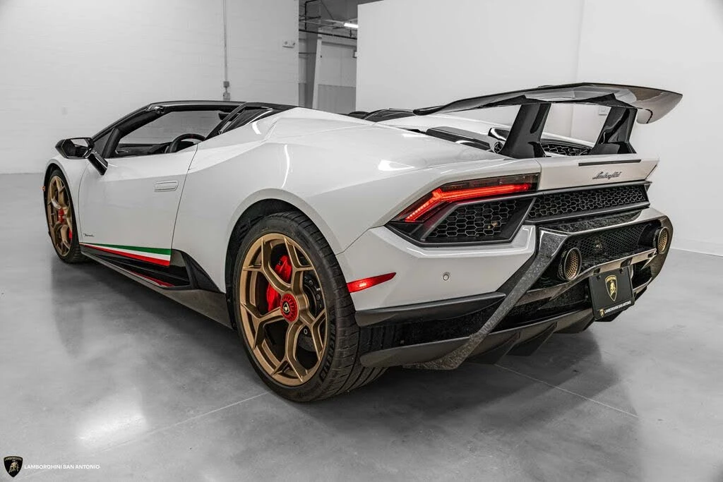 2019 Lamborghini Huracan LP640-4 Performante - Image 3 of 31