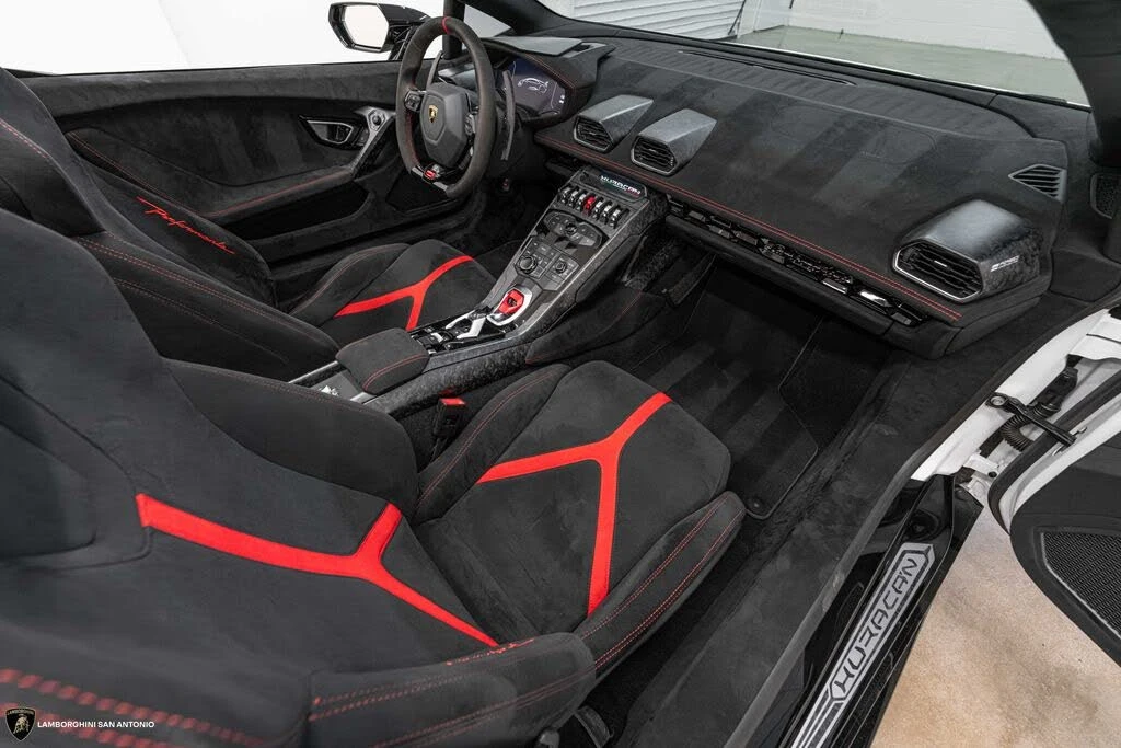 2019 Lamborghini Huracan LP640-4 Performante - Image 2 of 31