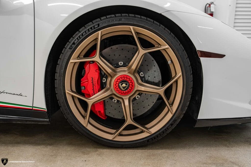 2019 Lamborghini Huracan LP640-4 Performante - Image 9 of 31