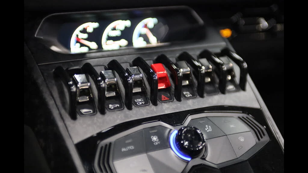 2019 Lamborghini Huracan LP640-4 Performante - Image 24 of 31