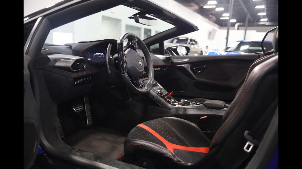 2019 Lamborghini Huracan LP640-4 Performante - Image 11 of 31
