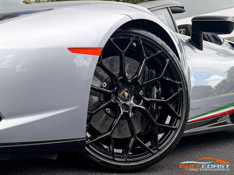 2019 Lamborghini Huracan LP640-4 Performante - Image 12 of 31