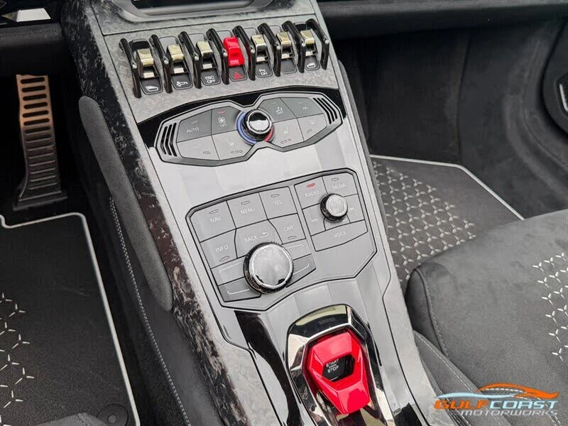 2019 Lamborghini Huracan LP640-4 Performante - Image 18 of 31