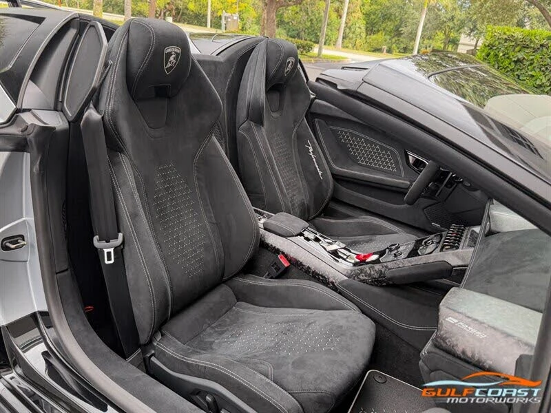 2019 Lamborghini Huracan LP640-4 Performante - Image 31 of 31