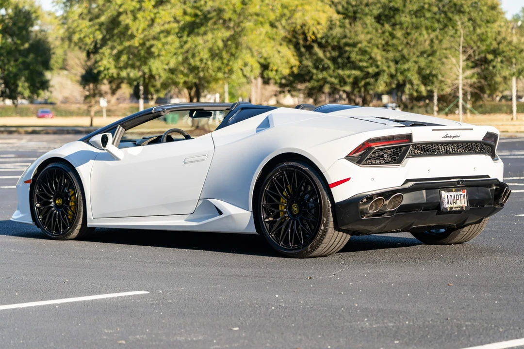 2019 Lamborghini Huracan LP580-2 - Image 4 of 31