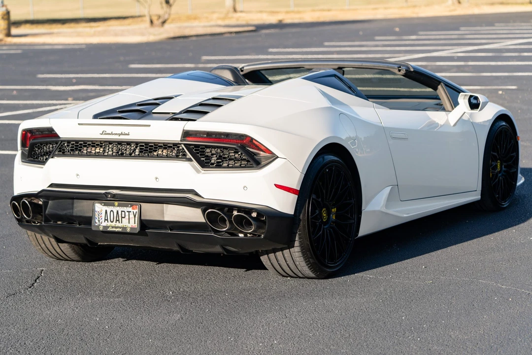 2019 Lamborghini Huracan LP580-2 - Image 5 of 31