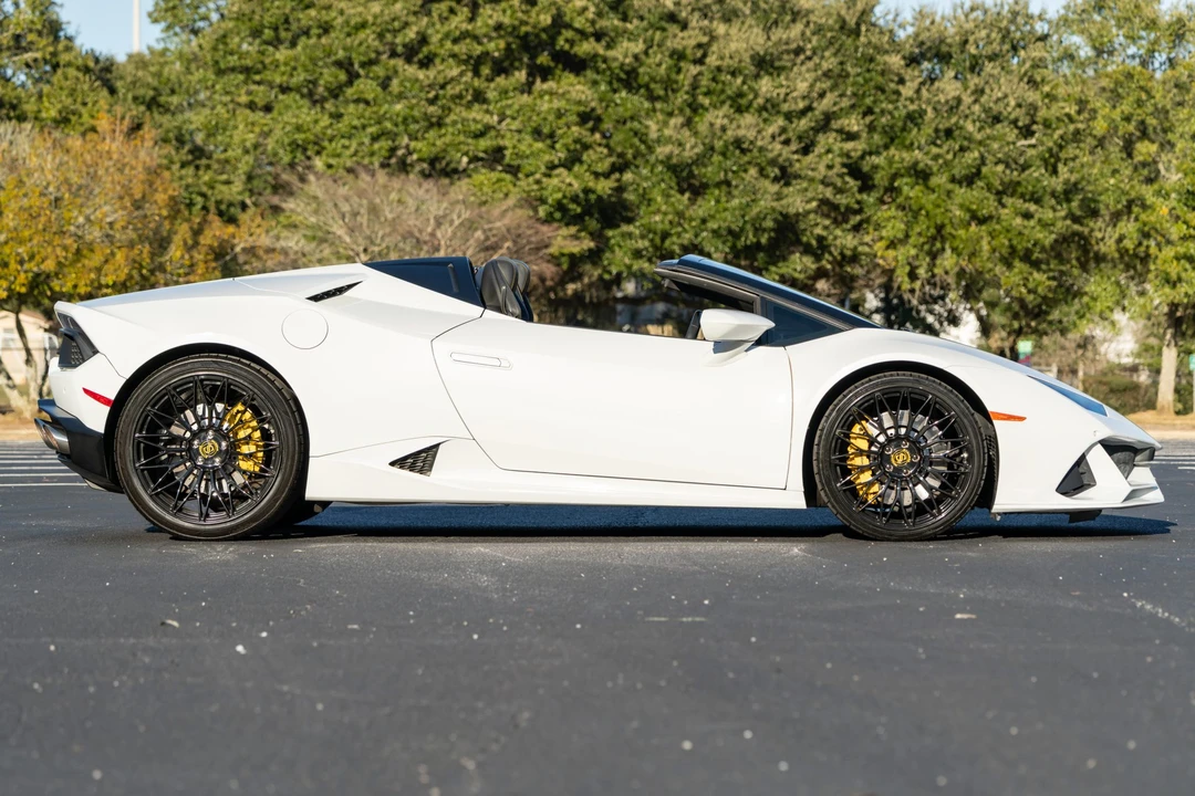 2019 Lamborghini Huracan LP580-2 - Image 6 of 31