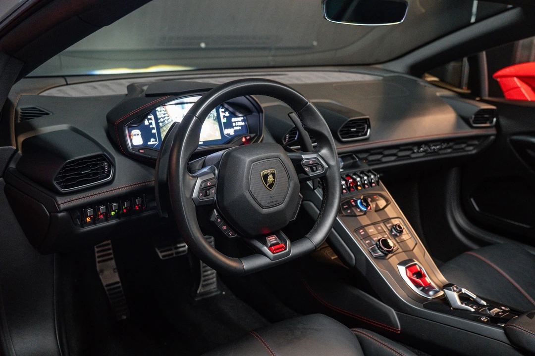 2019 Lamborghini Huracan - Image 8 of 22