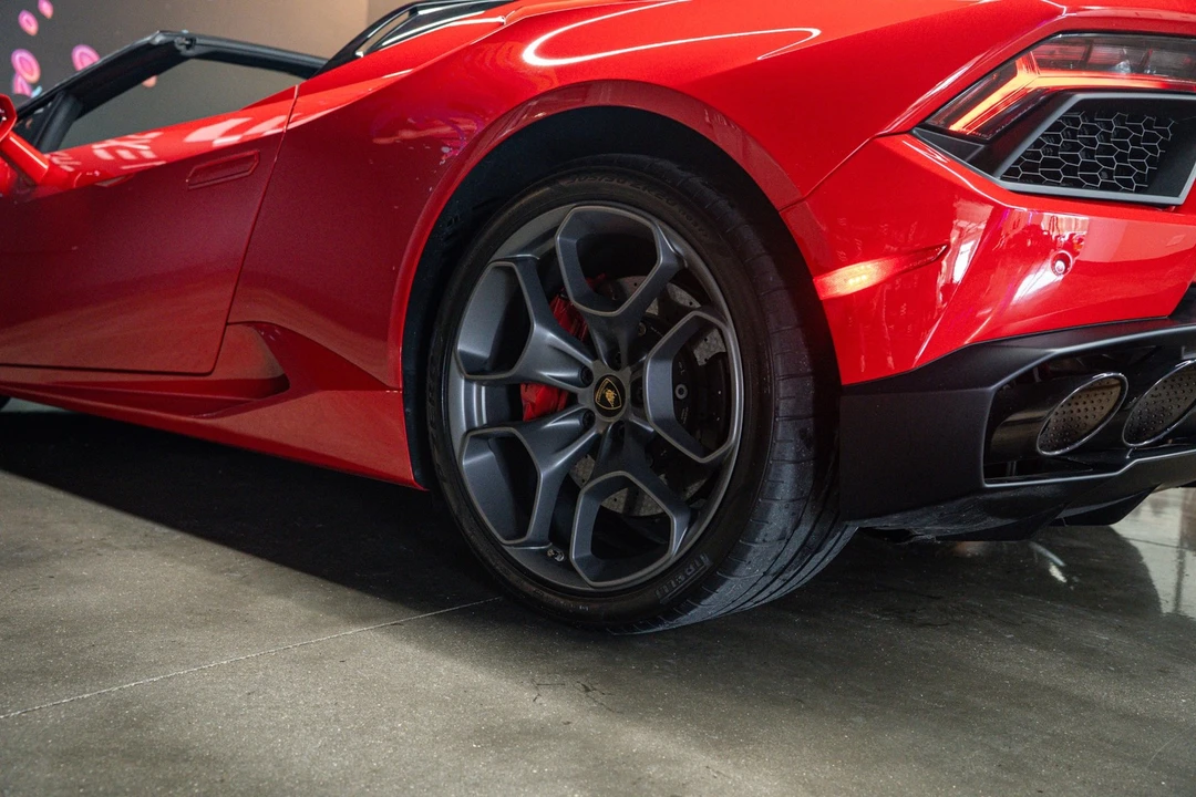 2019 Lamborghini Huracan - Image 18 of 22