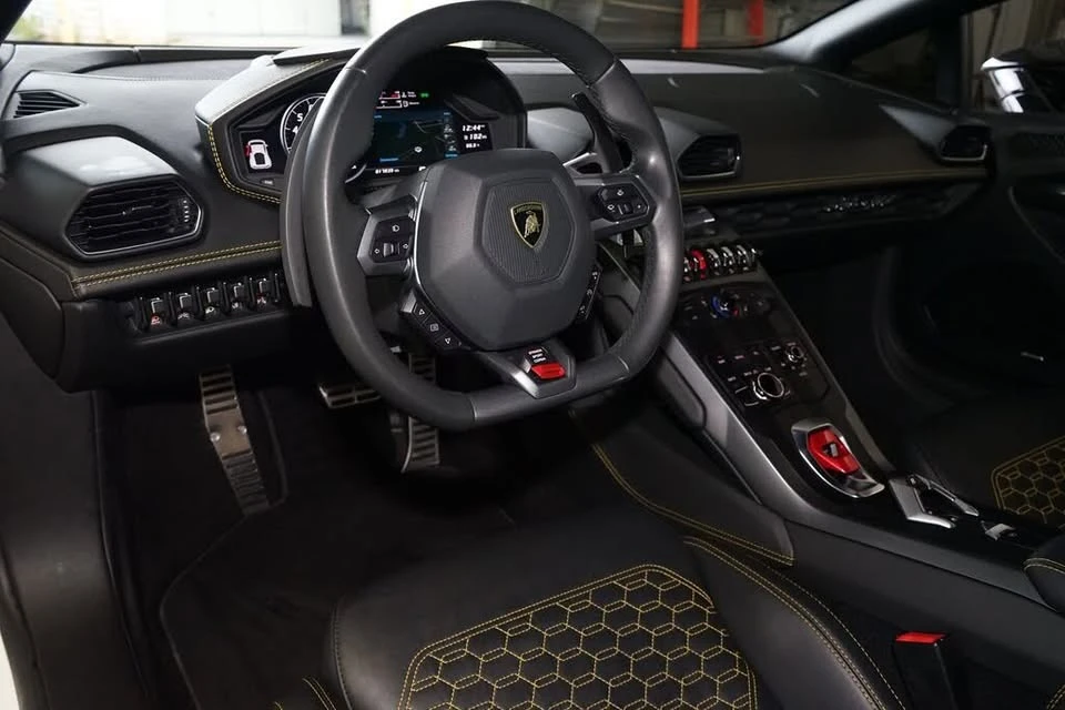 2019 Lamborghini Huracan - Image 8 of 20