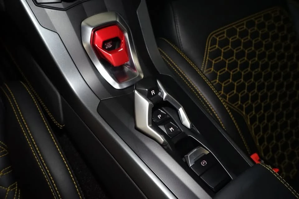 2019 Lamborghini Huracan - Image 18 of 20
