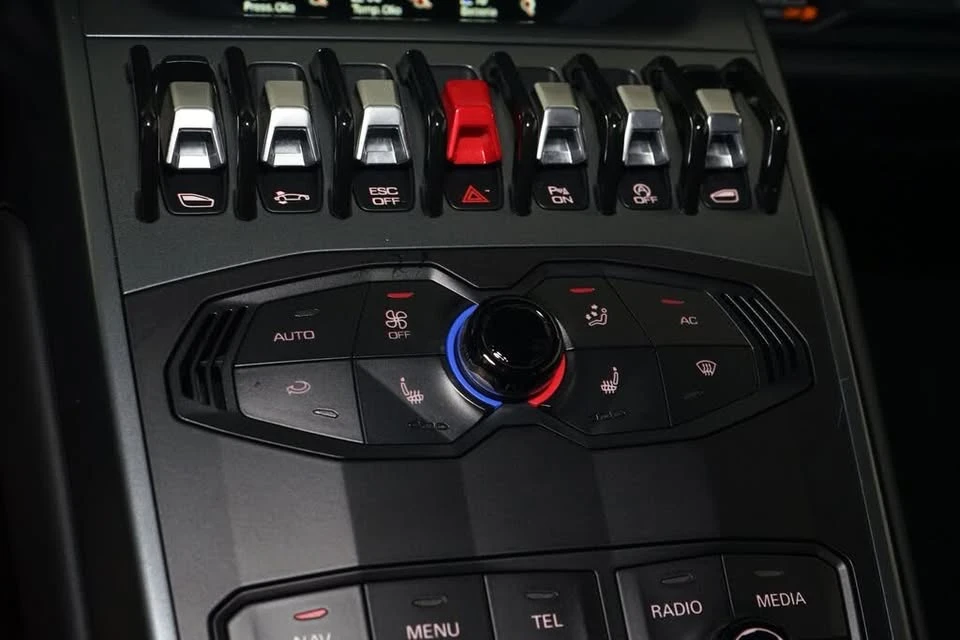 2019 Lamborghini Huracan - Image 16 of 20