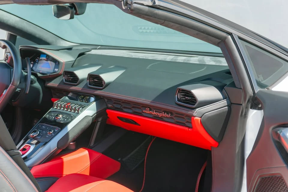 2019 Lamborghini Huracan - Image 18 of 20