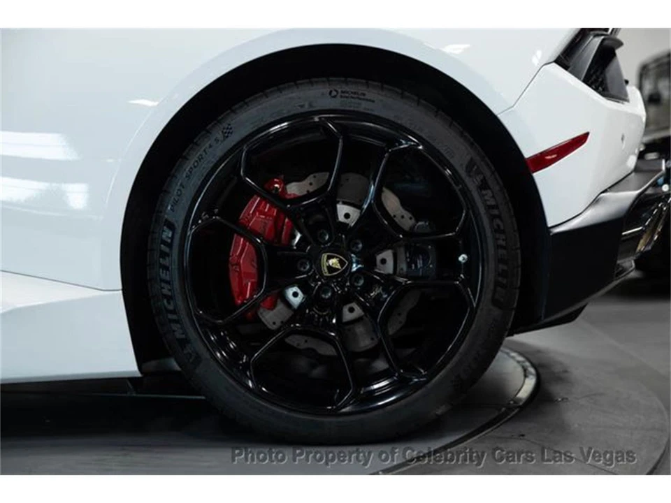 2019 Lamborghini Huracan - Image 13 of 31