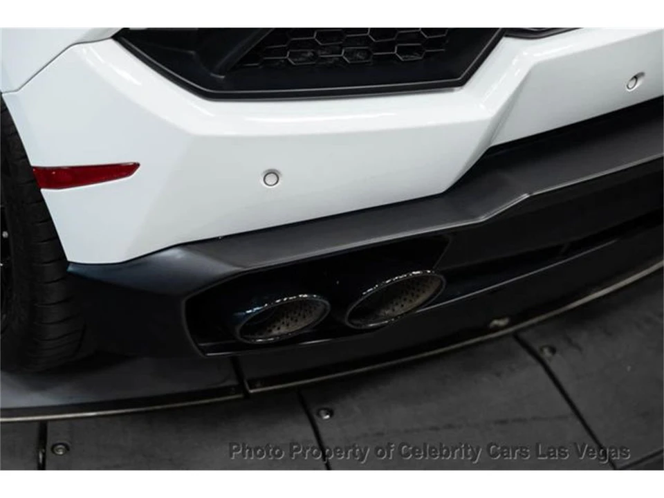 2019 Lamborghini Huracan - Image 12 of 31