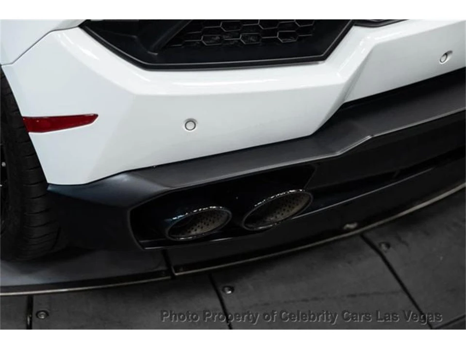 2019 Lamborghini Huracan - Image 12 of 31