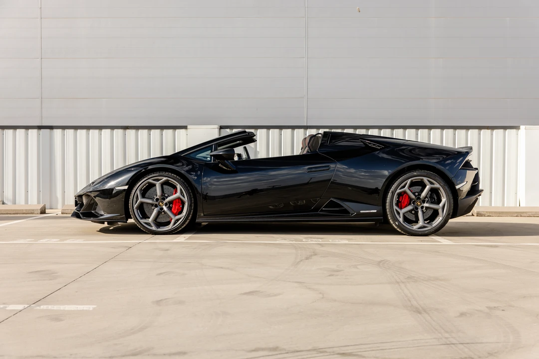 2019 Lamborghini Huracan LP640-4 EVO - Image 4 of 31