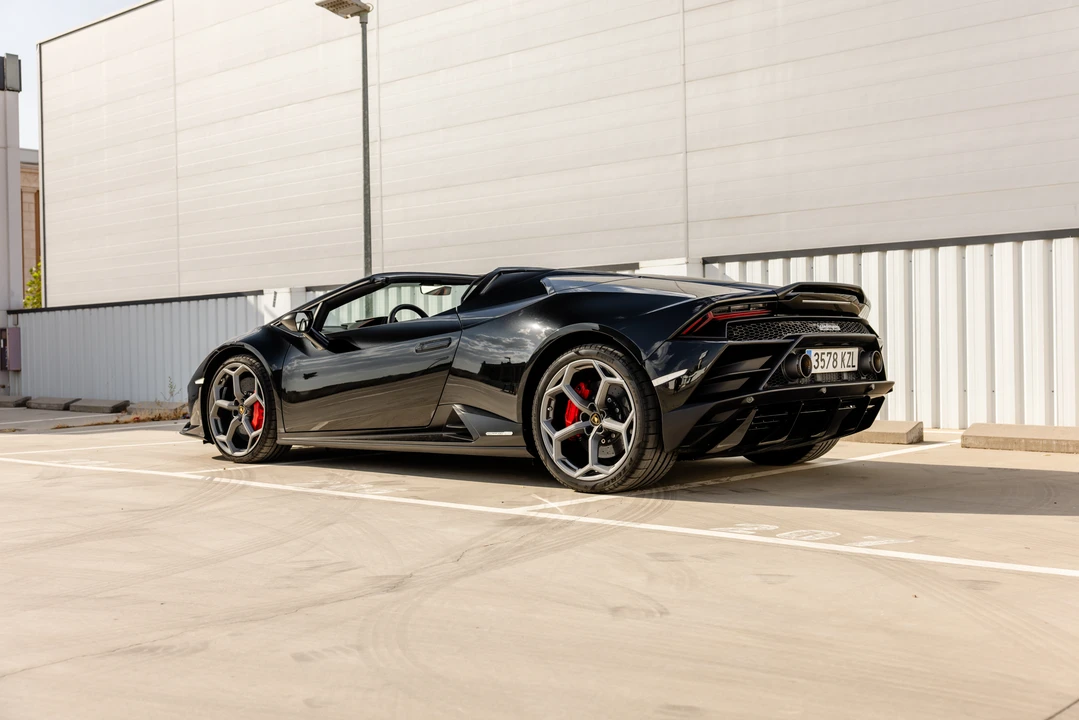 2019 Lamborghini Huracan LP640-4 EVO - Image 11 of 31