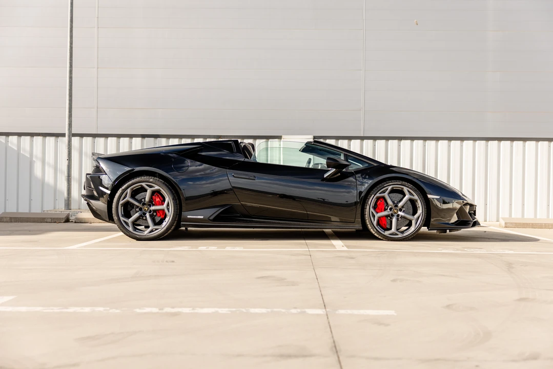 2019 Lamborghini Huracan LP640-4 EVO - Image 13 of 31