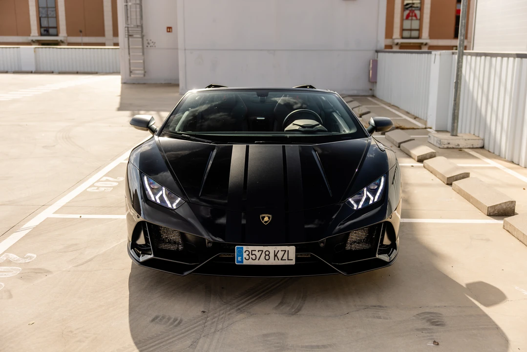 2019 Lamborghini Huracan LP640-4 EVO - Image 2 of 31