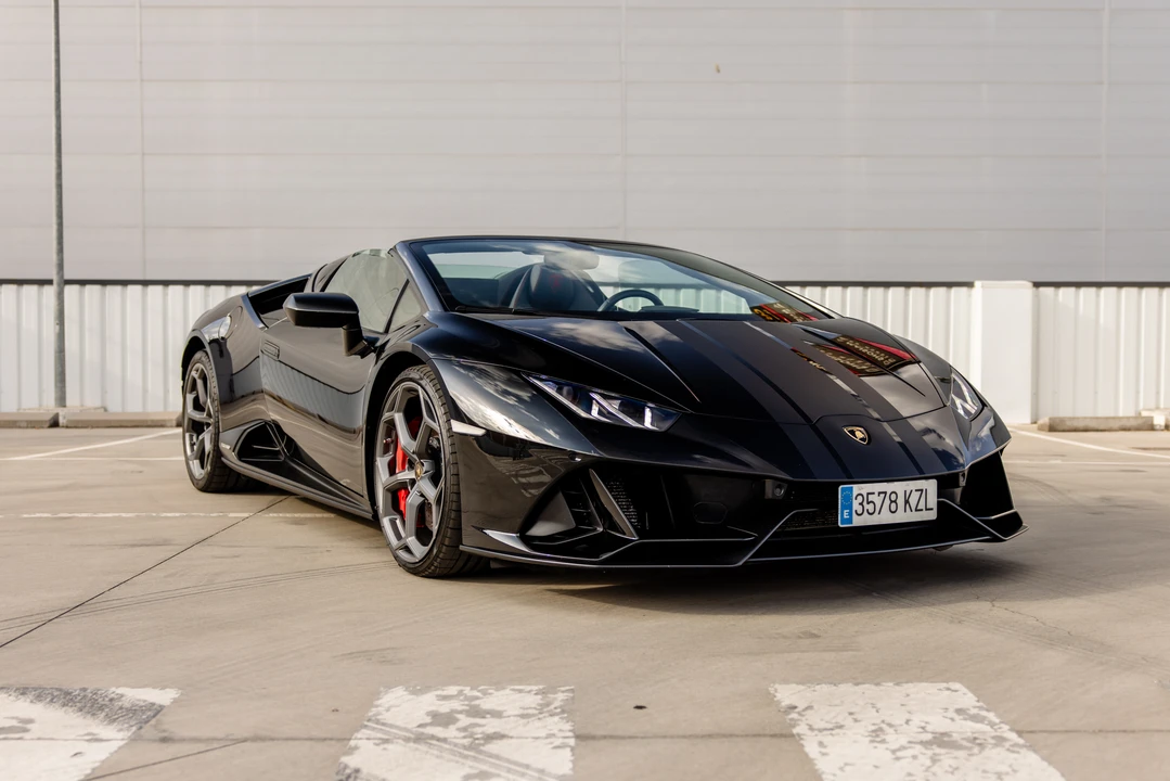 2019 Lamborghini Huracan LP640-4 EVO - Image 9 of 31